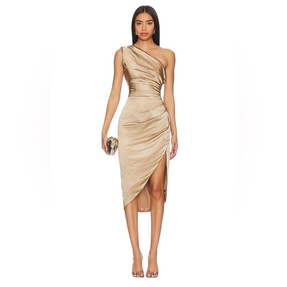 Elliatt Dresses & Skirts - Elliatt - NWT Gold Asymmetrical Ruched Dress